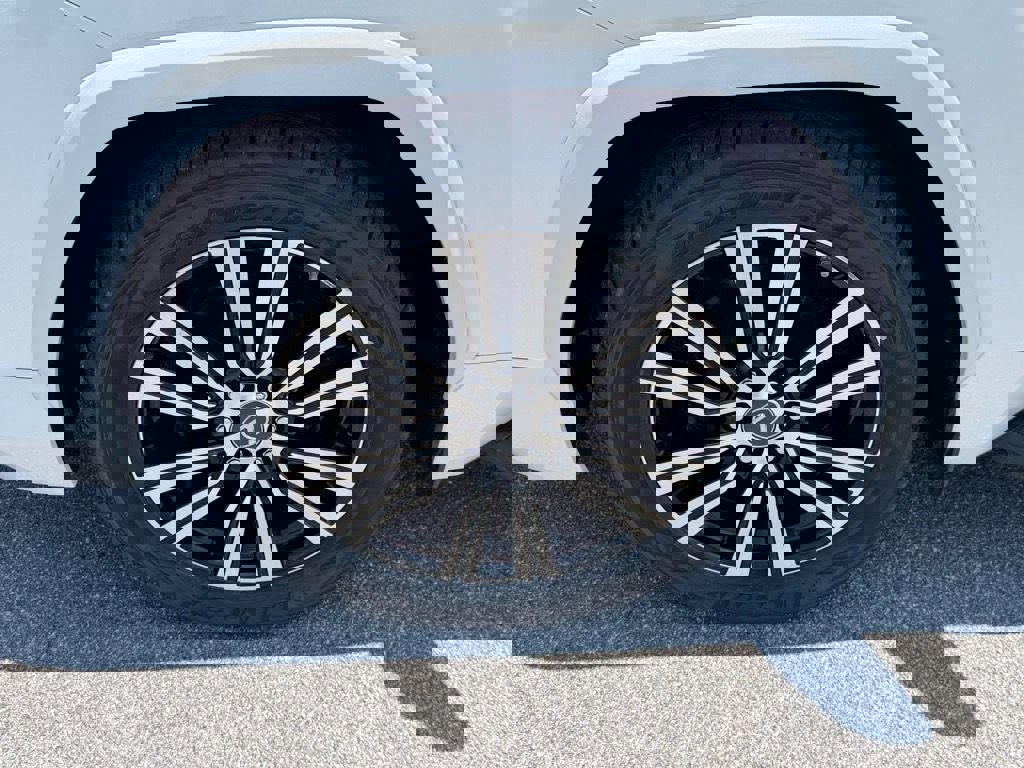 Used 2023 Lexus LX 600 4WD w/ Accessory Package (Z1) image 13