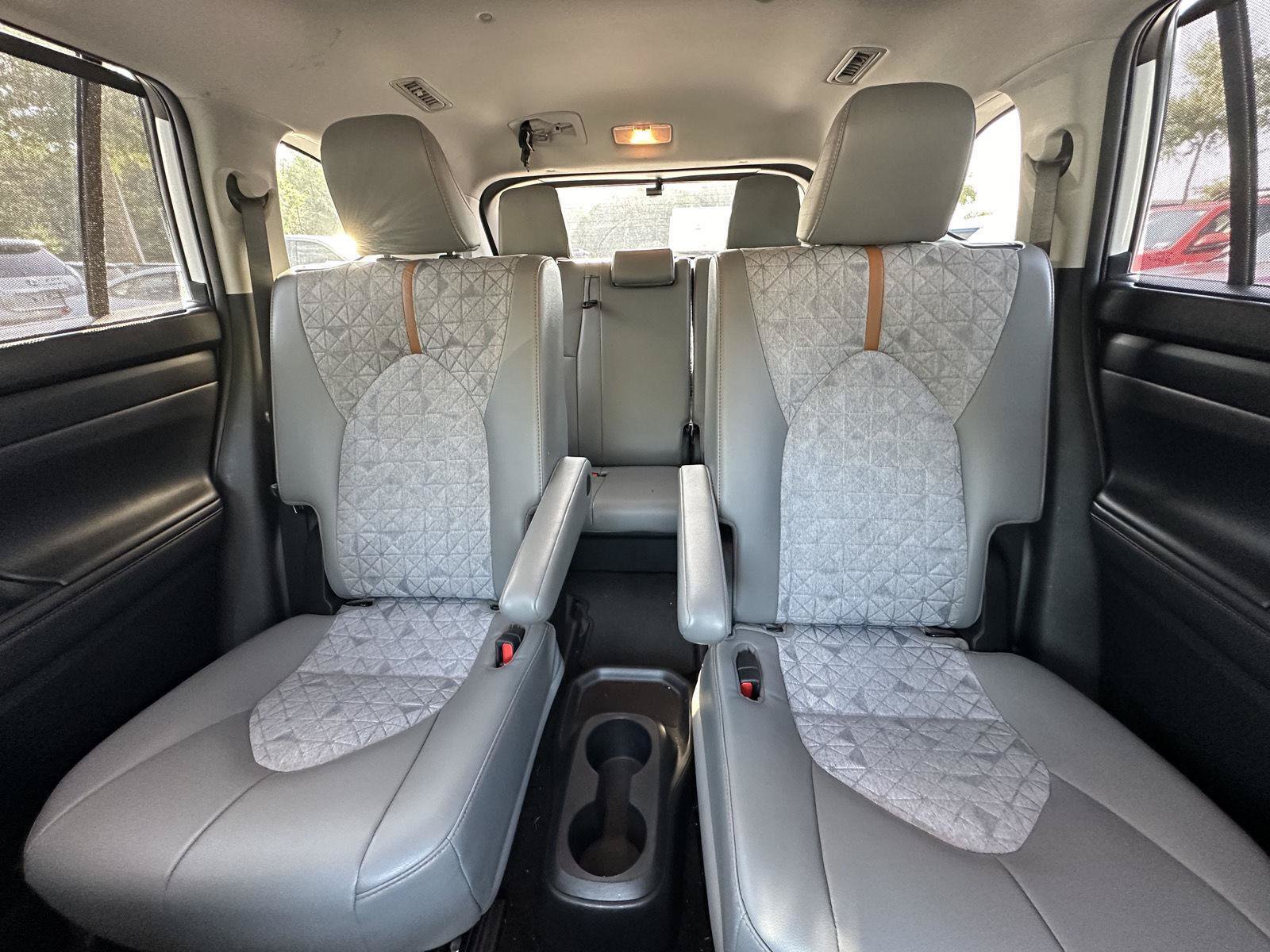 Used 2022 Toyota Highlander Bronze Edition AWD/4WD image 12