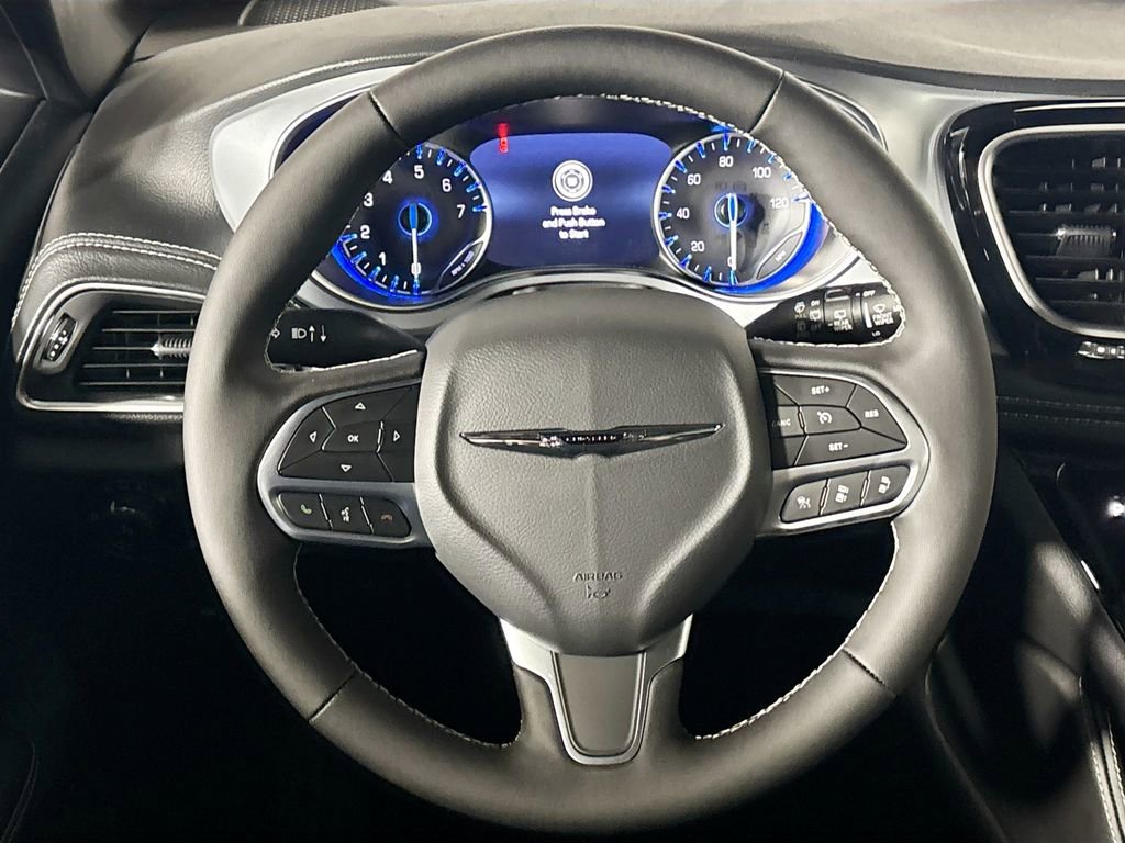 New 2026 Chrysler Pacifica Limited w/ Uconnect Theater Family Group image 13