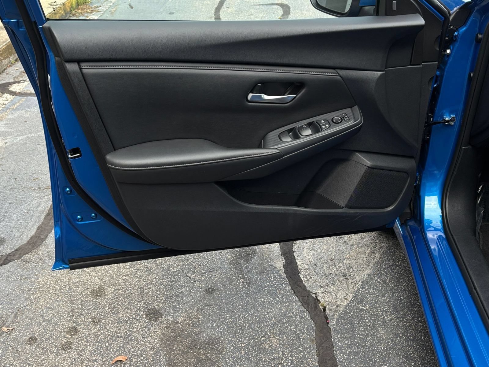Used 2025 Nissan Sentra SV FWD image 18
