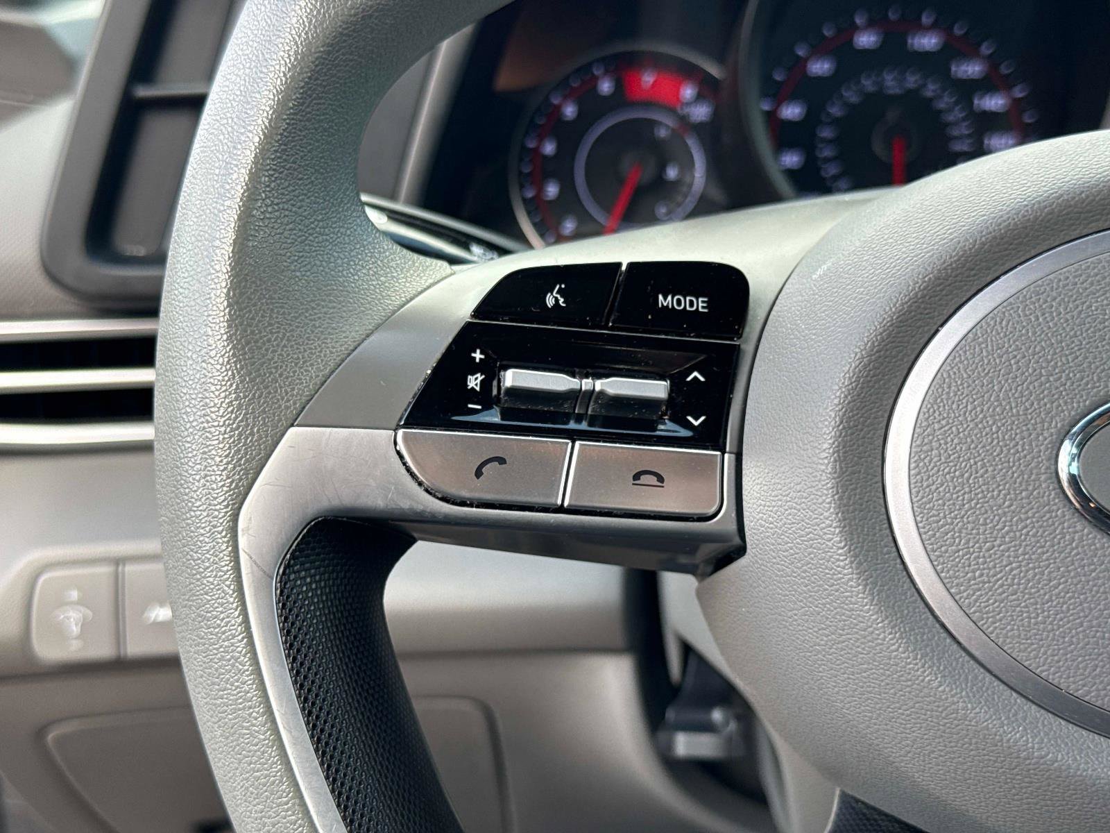 Used 2023 Hyundai Elantra SEL image 28