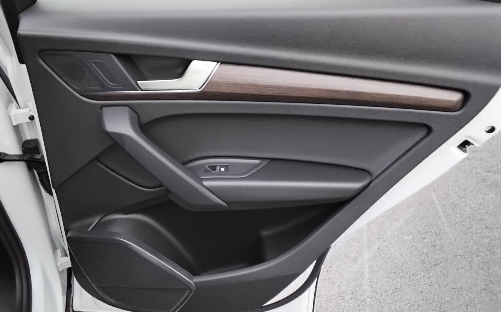 Certified 2024 Audi Q5 e Premium w/ Convenience Package image 23