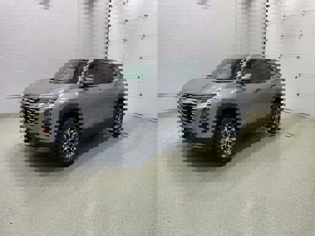 New 2026 Chevrolet Equinox LT w/ Safety and Technology Package image 6