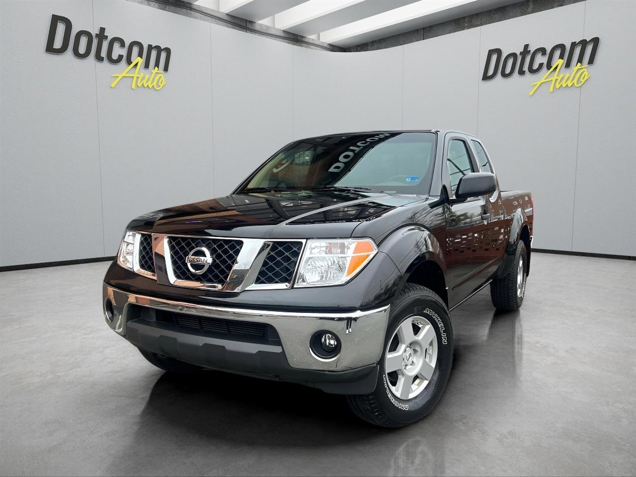 Used 2008 Nissan Frontier SE w/ SE Value Truck Pkg image 2