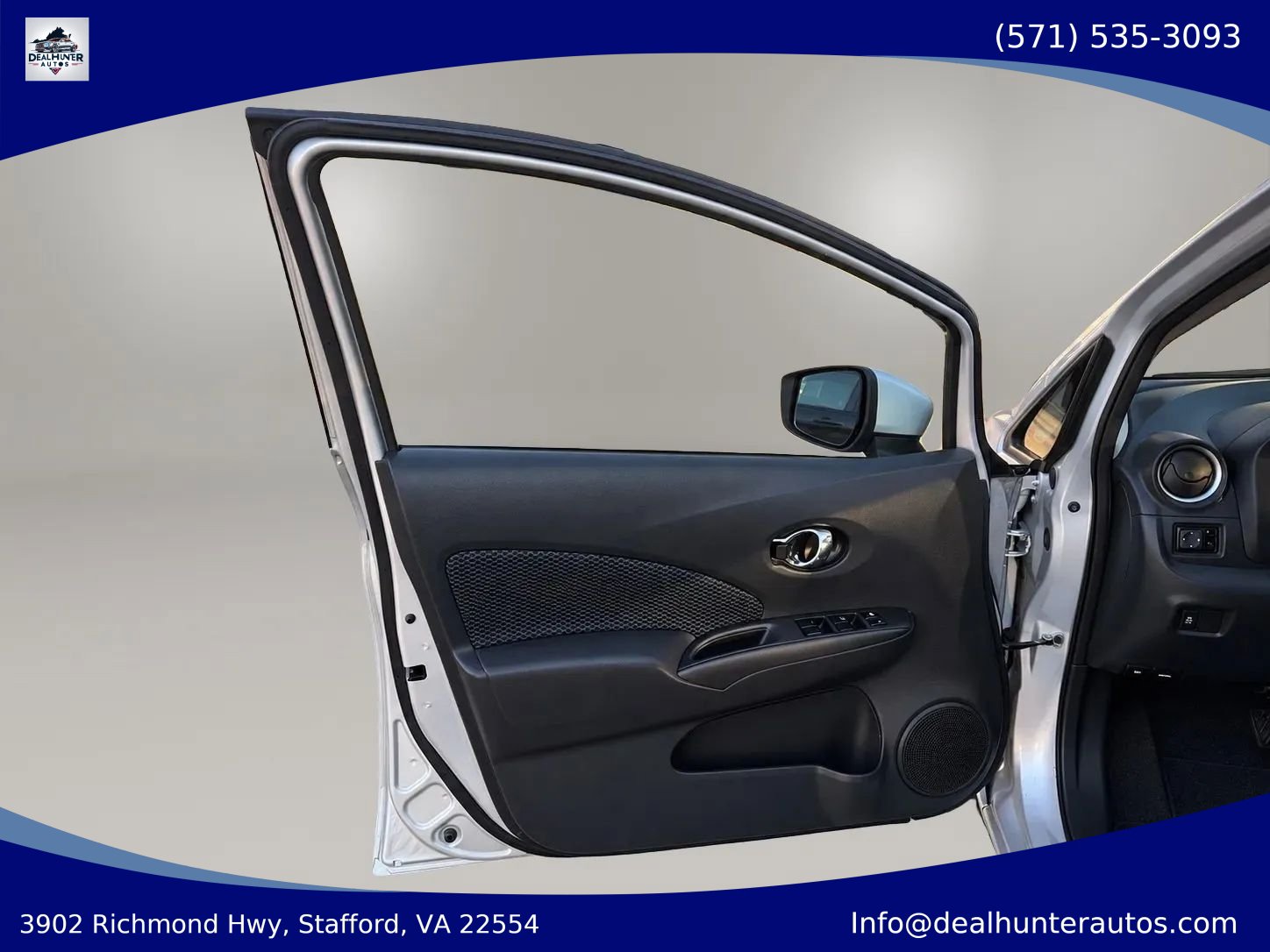 Used 2016 Nissan Versa Note SV FWD image 18