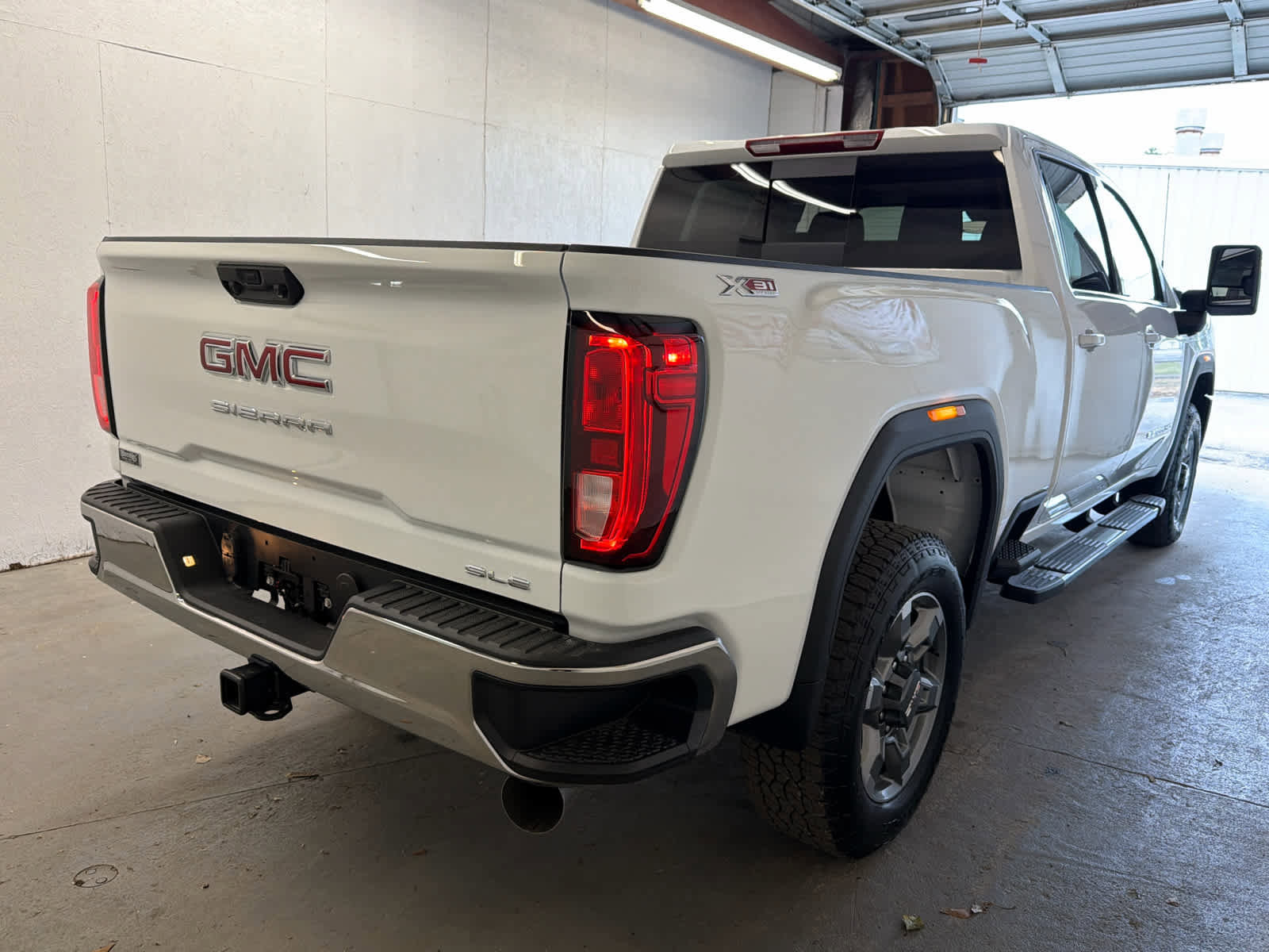 New 2026 GMC Sierra 2500 SLE w/ SLE Value Package; AWD/4WD image 6