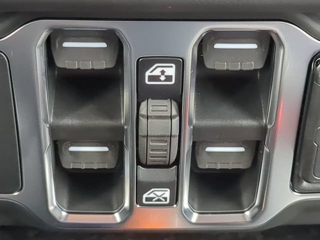 New 2026 Jeep Wrangler Unlimited Sahara AWD/4WD image 30