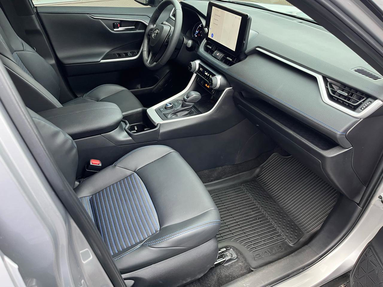 Used 2025 Toyota RAV4 XSE w/ Weather Package image 30