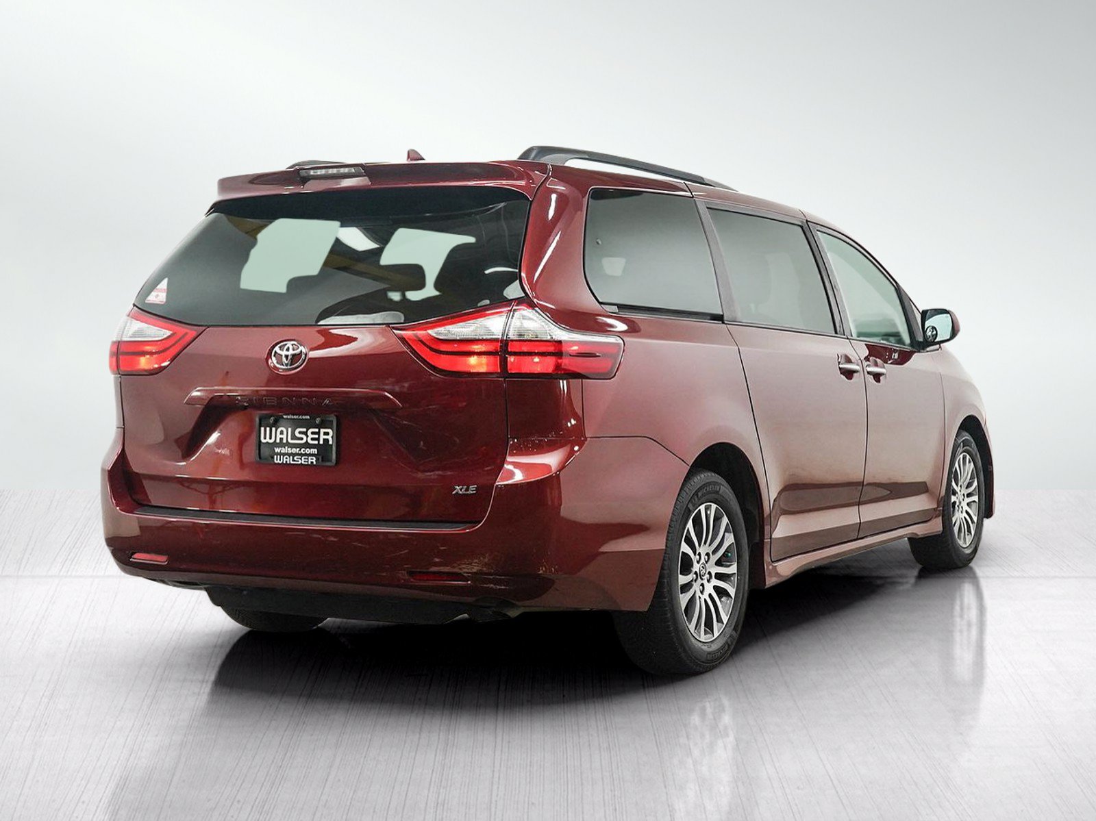 Used 2019 Toyota Sienna XLE FWD image 5