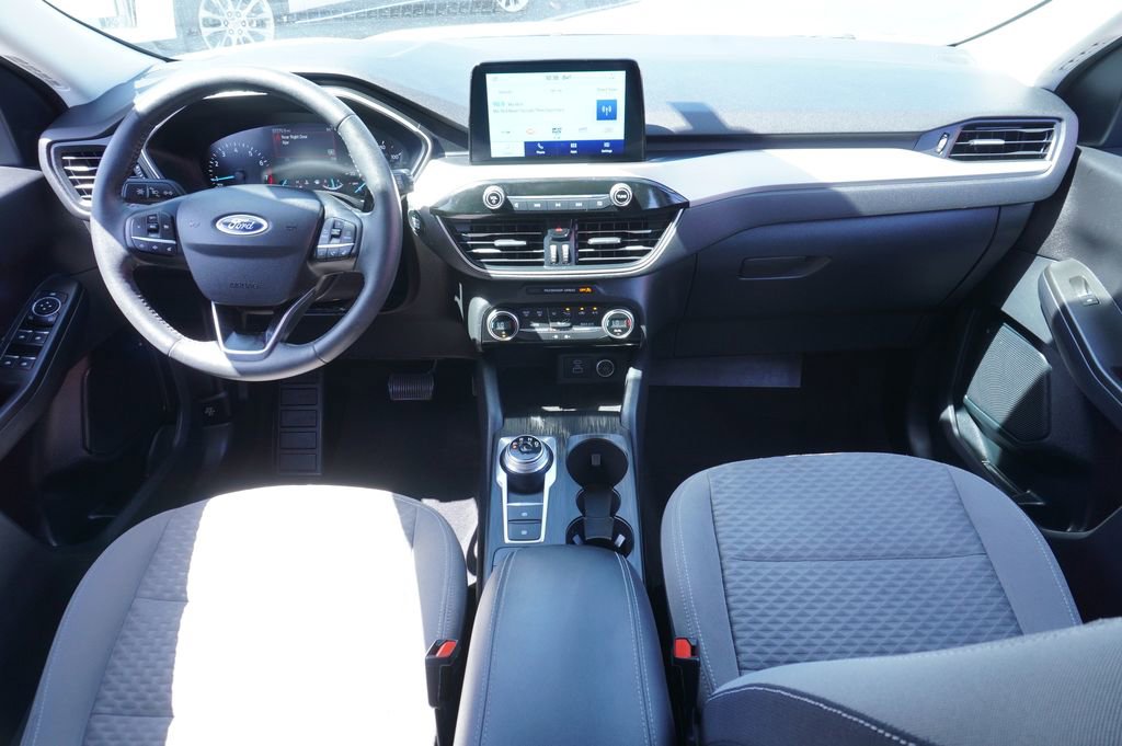 Used 2021 Ford Escape SE w/ SE Sport Appearance Package FWD image 11