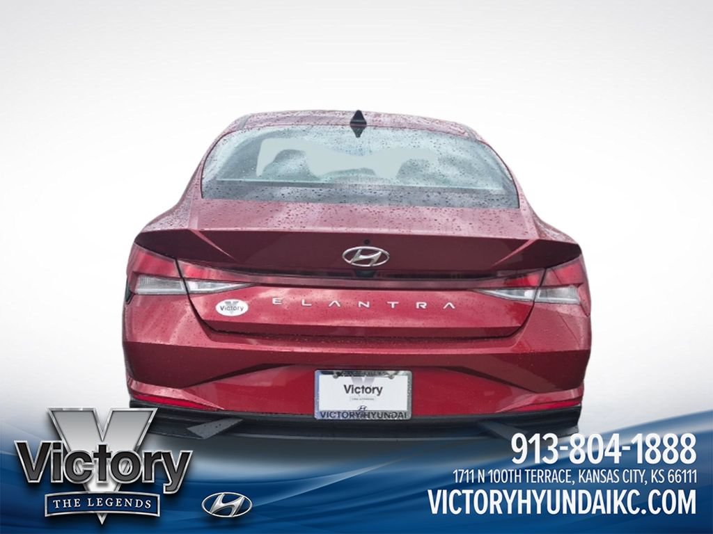 Used 2023 Hyundai Elantra SE FWD image 7