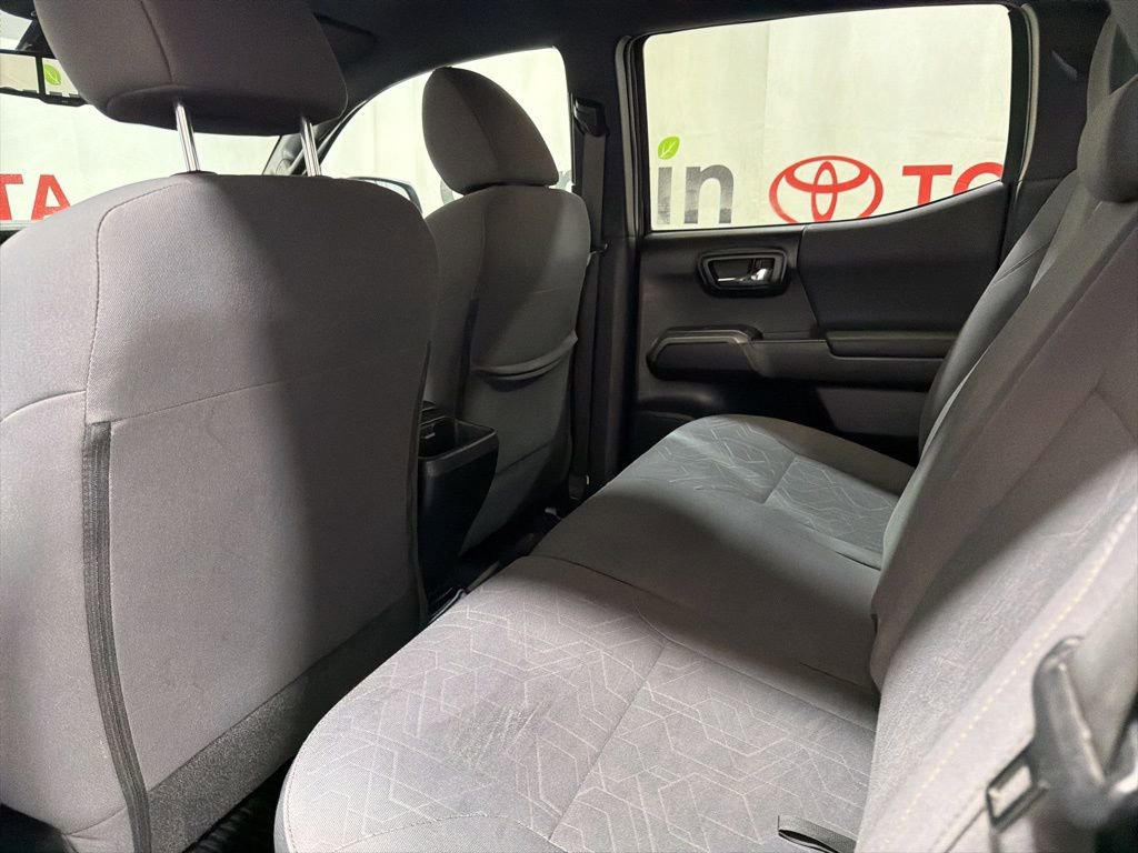 Used 2019 Toyota Tacoma TRD Sport w/ Technology Package AWD/4WD image 19