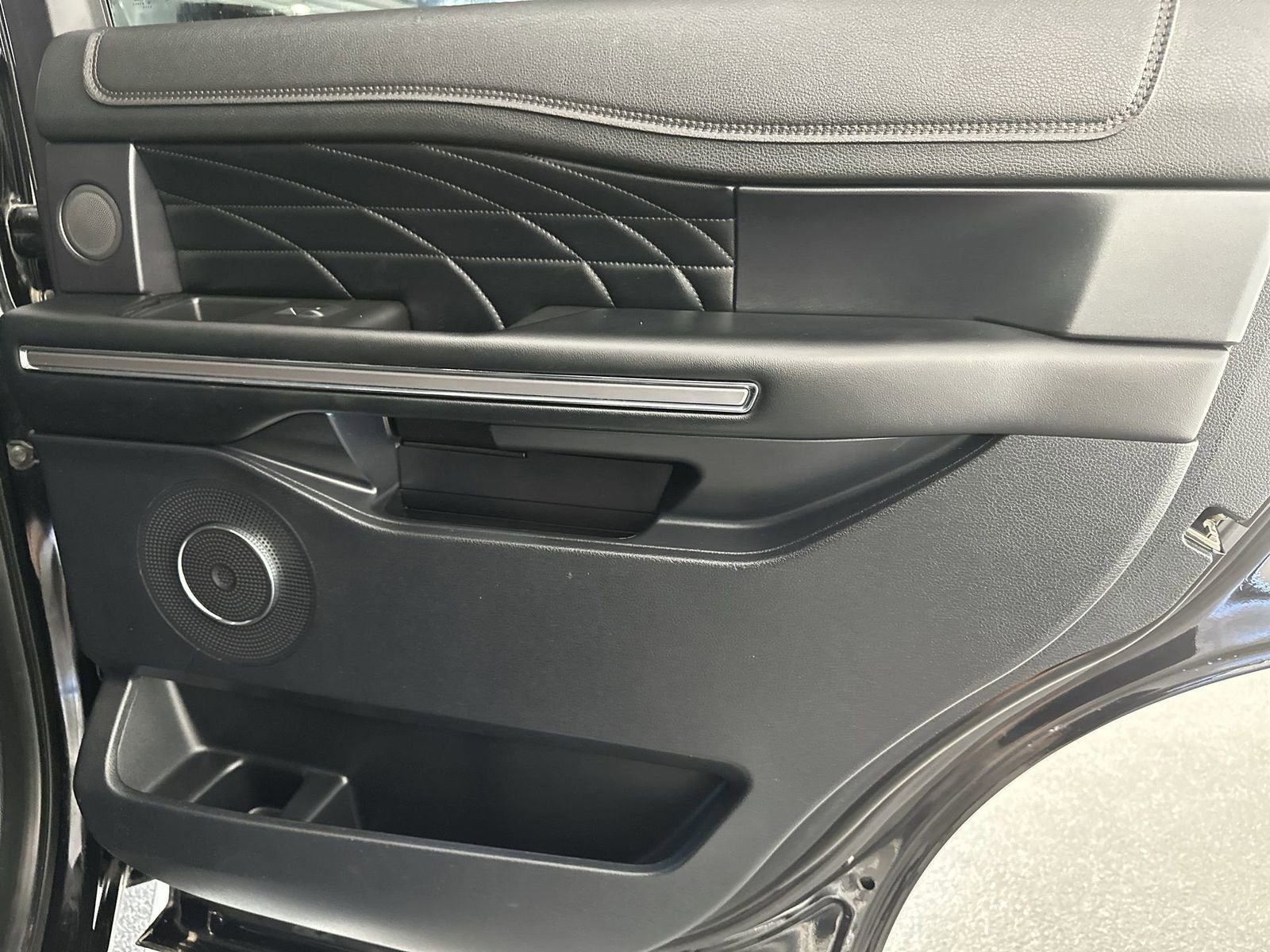 Used 2019 Ford Expedition Platinum image 35