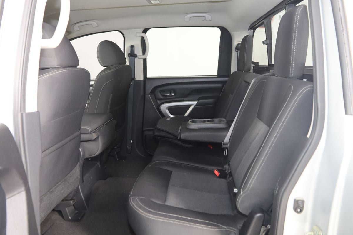 Used 2017 Nissan Titan SV AWD/4WD image 42