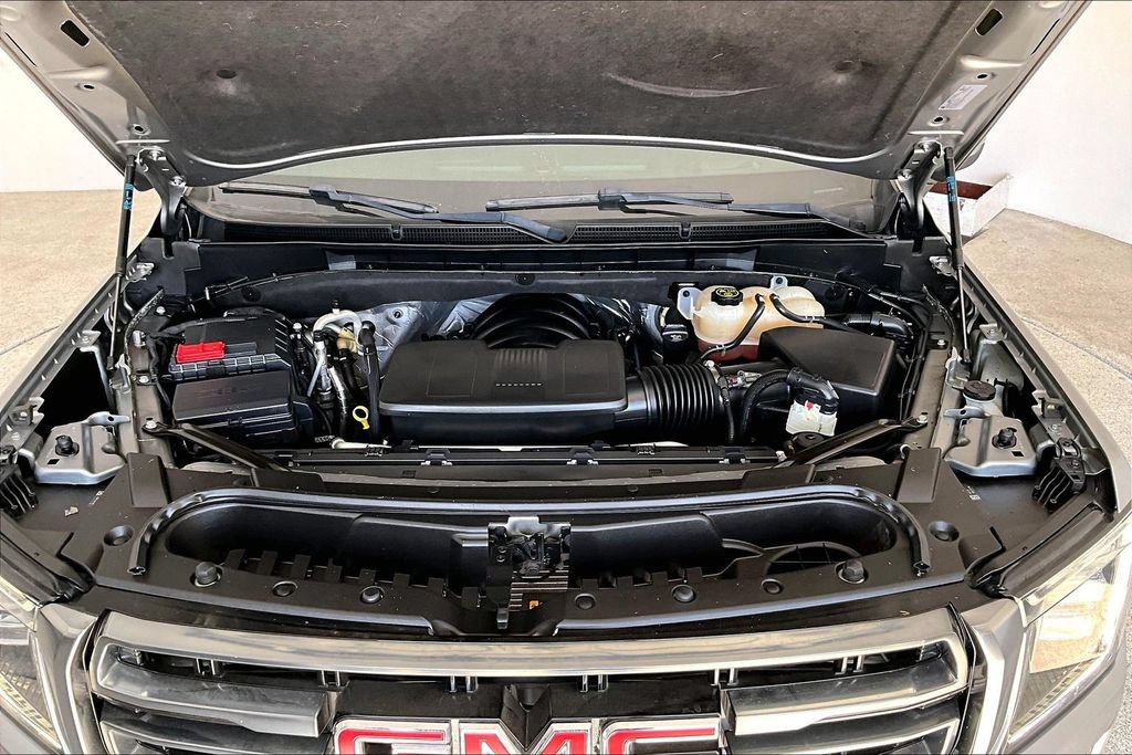 Used 2023 GMC Yukon AT4 AWD/4WD image 12
