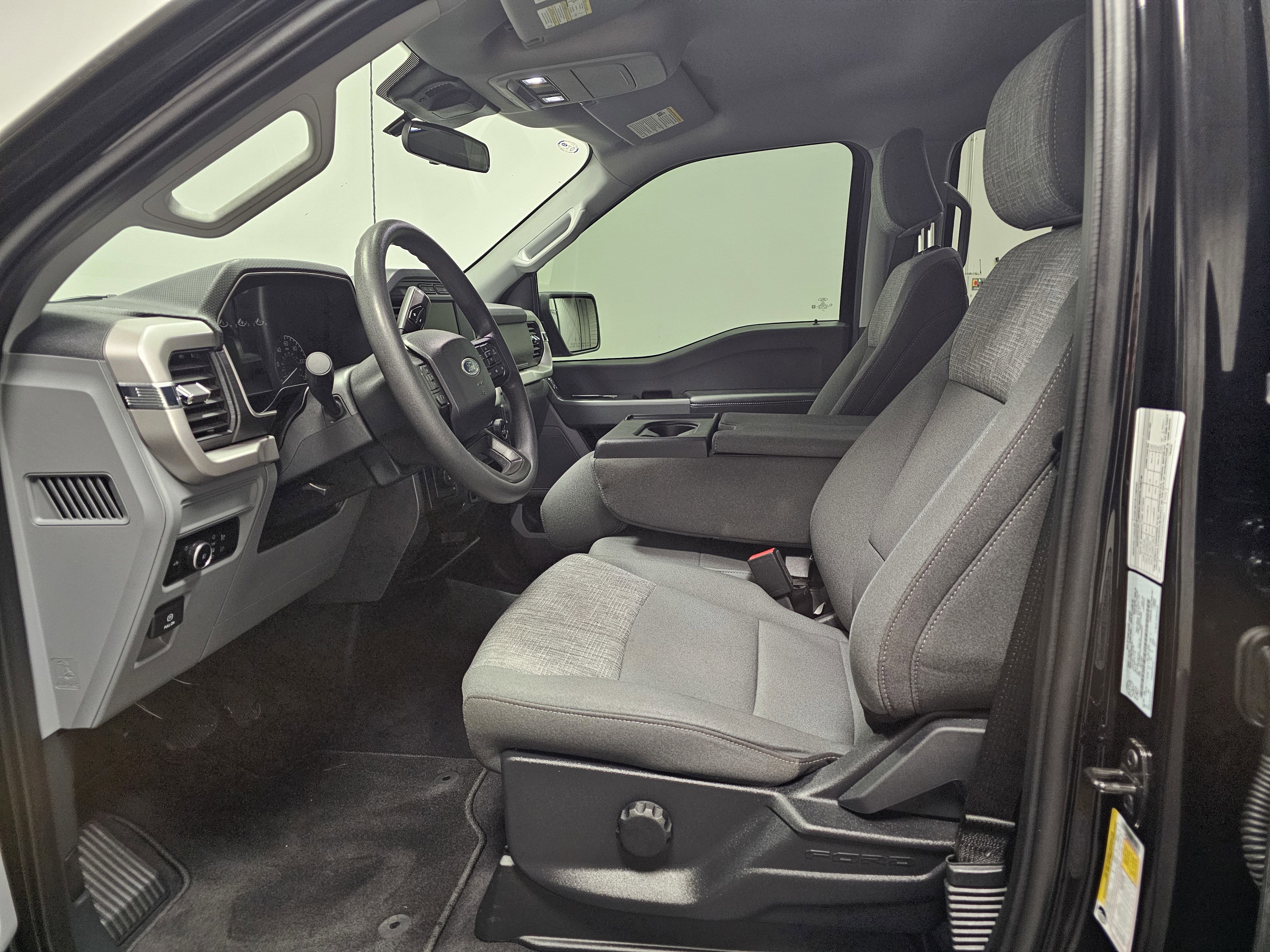 Used 2023 Ford F150 XLT w/ XTR Package image 17