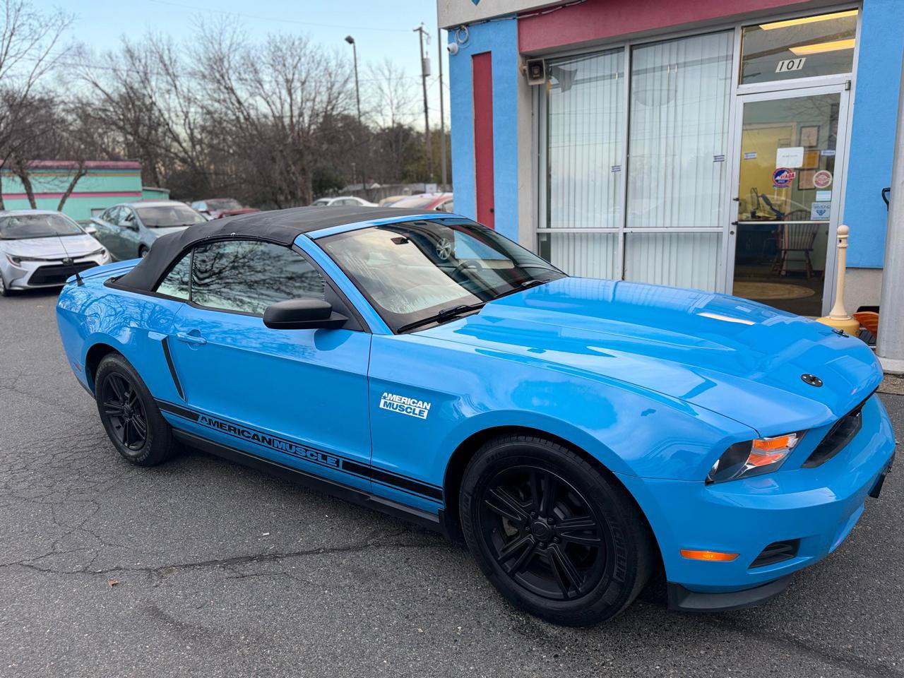 Used 2012 Ford Mustang V6 Convertible RWD image 10