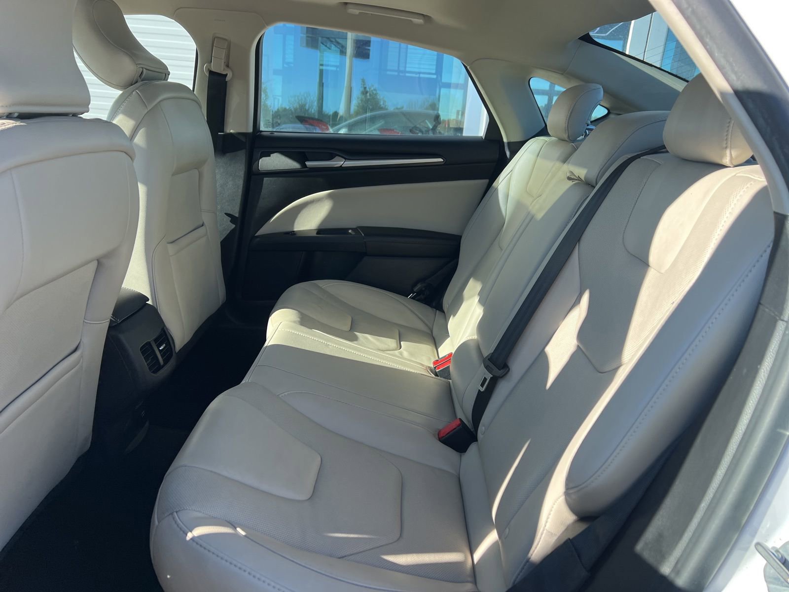 Used 2018 Ford Fusion Titanium image 19