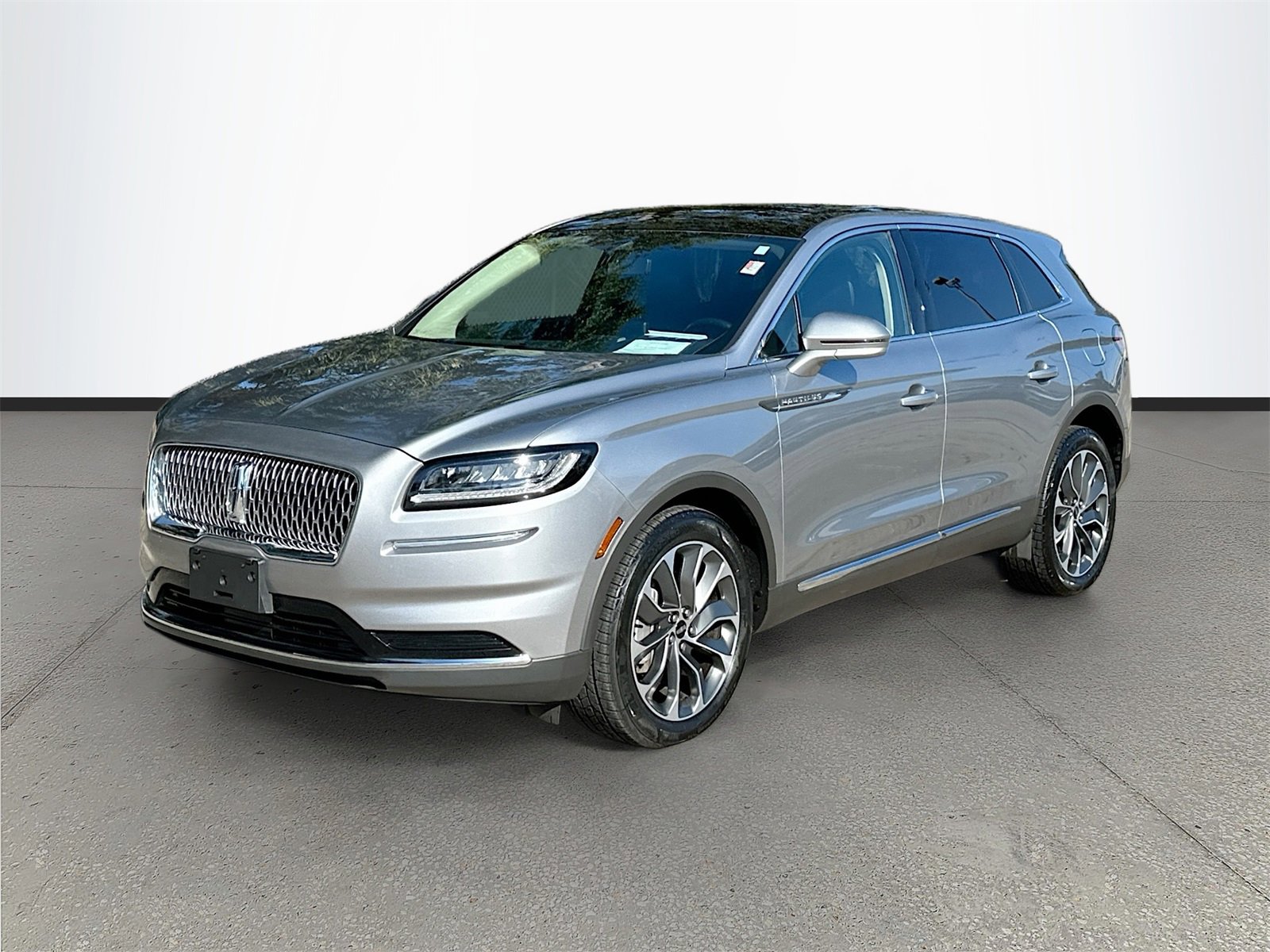 Used 2022 Lincoln Nautilus Reserve image 3