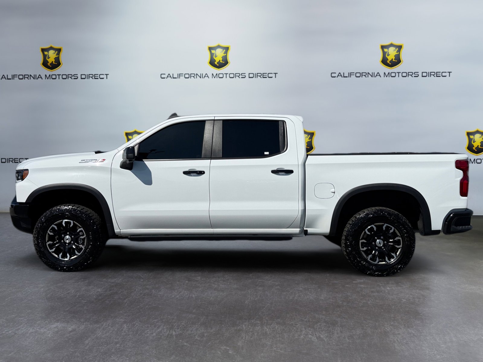 Used 2025 Chevrolet Silverado 1500 ZR2 image 2