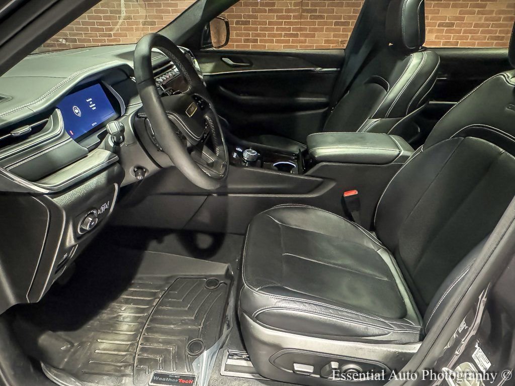 Used 2024 Jeep Grand Cherokee L Overland w/ Trailer Tow Package image 13