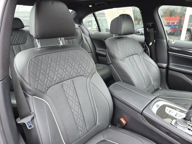 Used 2021 BMW 750i xDrive w/ M Sport Package image 43