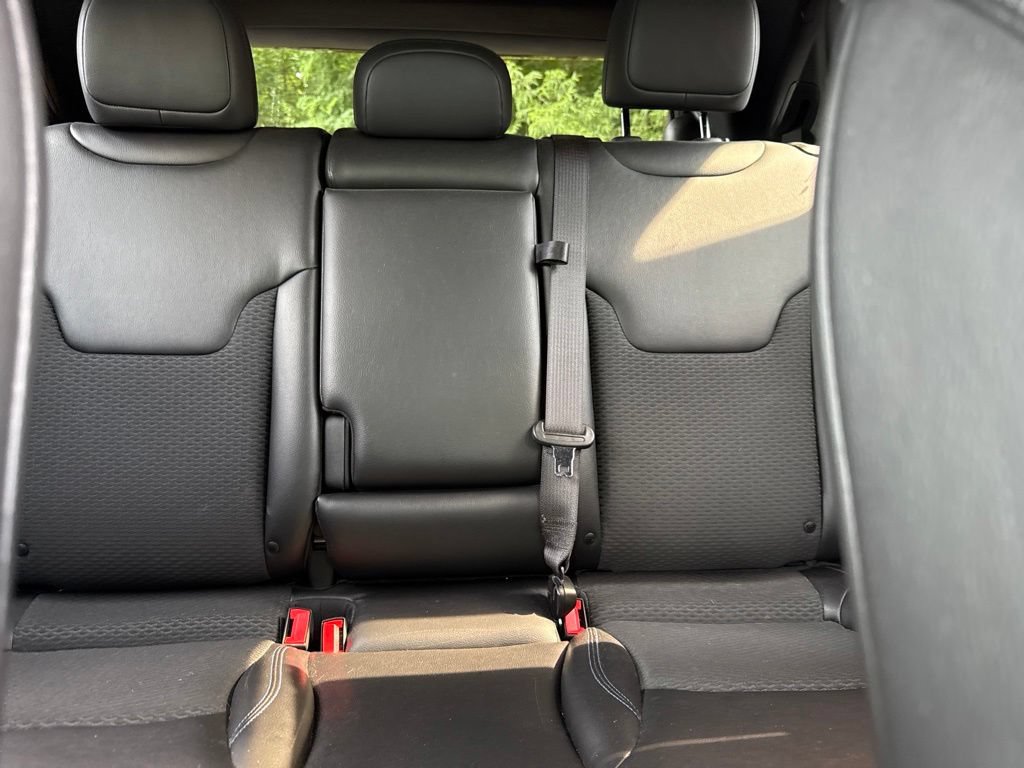 Used 2023 Jeep Compass Latitude w/ Convenience Group AWD/4WD image 23