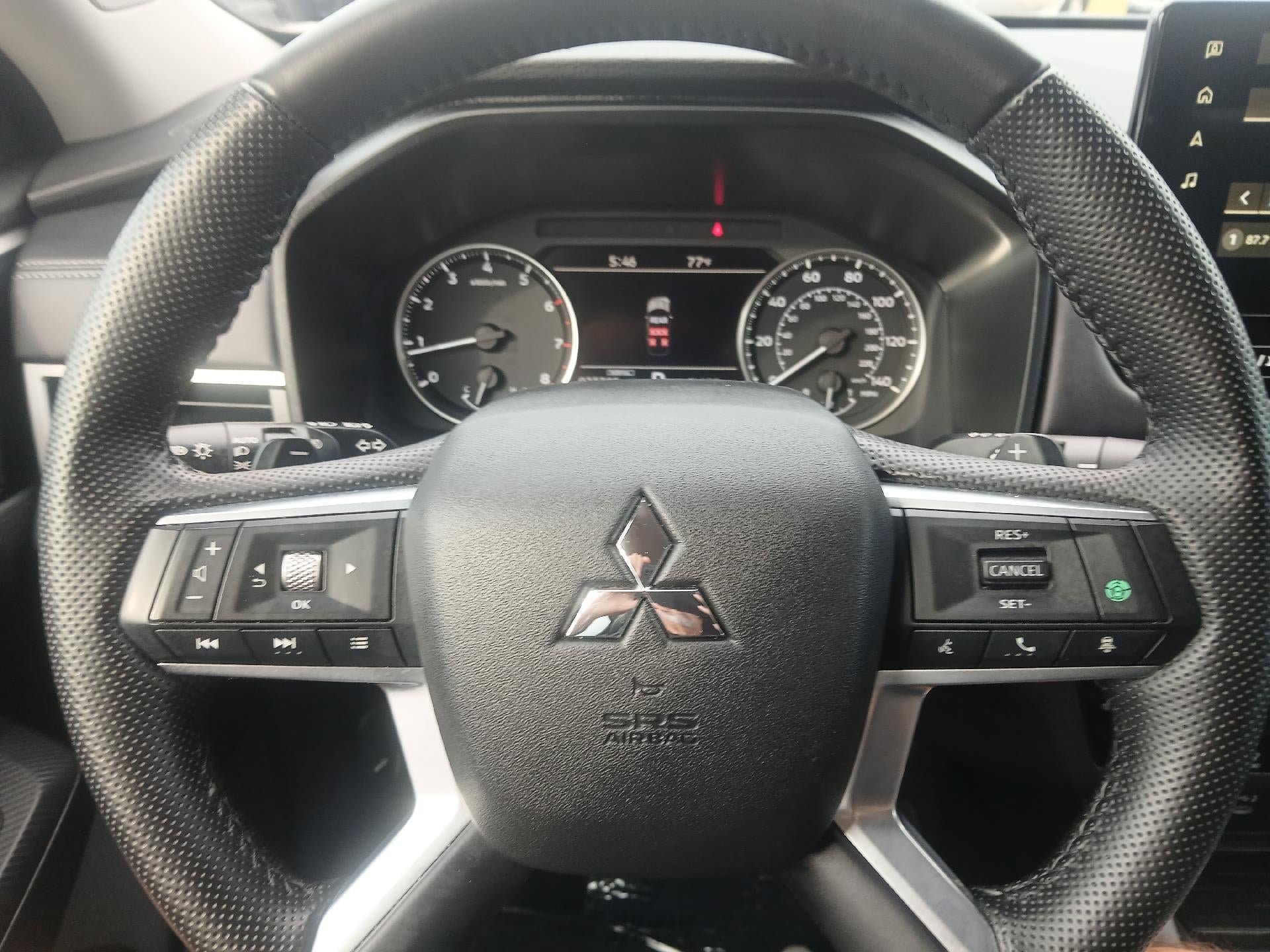Used 2025 Mitsubishi Outlander SE AWD/4WD image 31