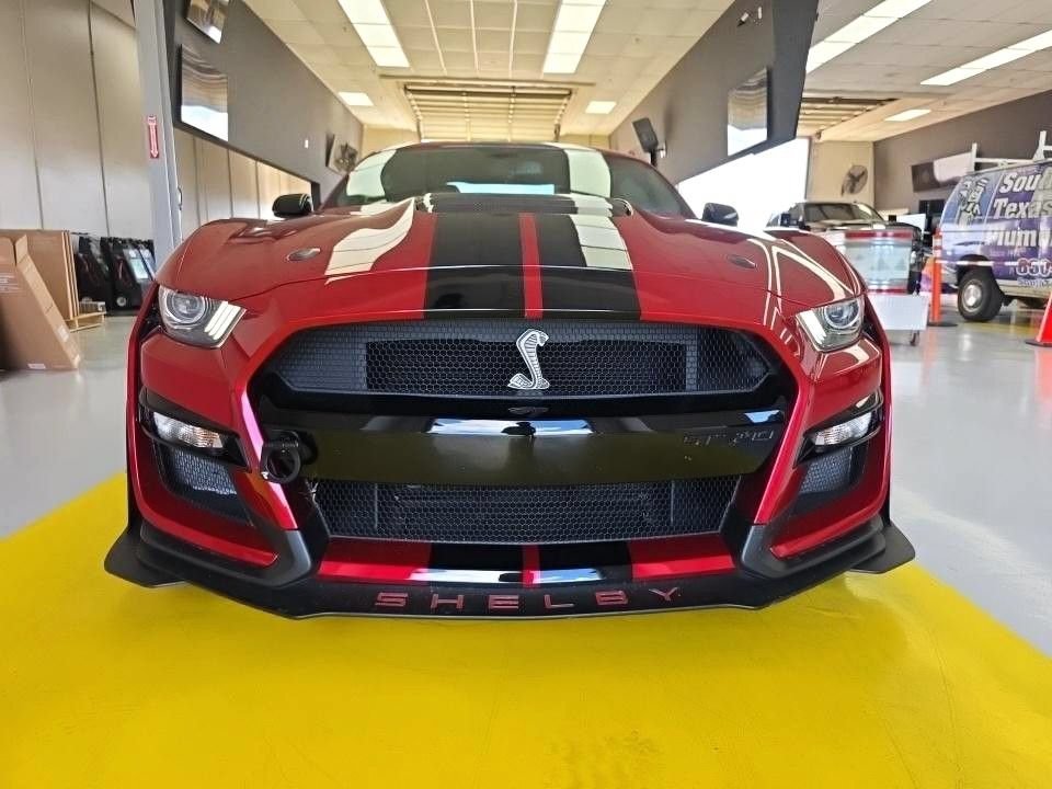 Used 2020 Ford Mustang Shelby GT500 w/ Carbon Fiber Track Pack RWD image 2
