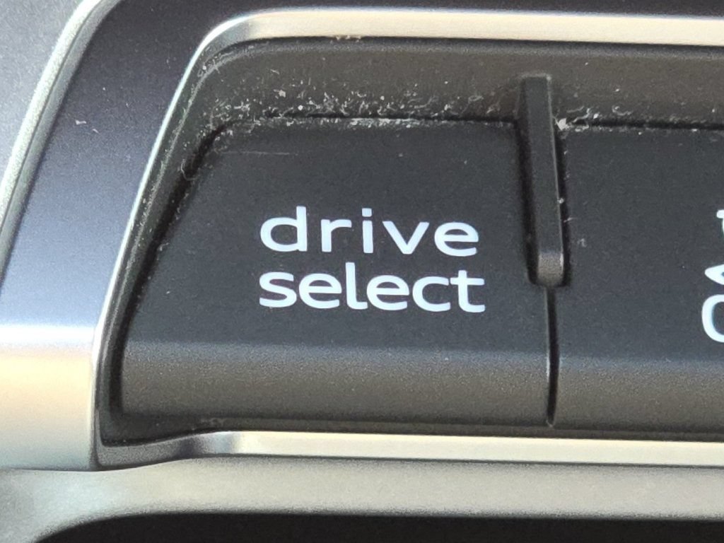 Used 2025 Audi Q3 2.0T Premium AWD/4WD image 7
