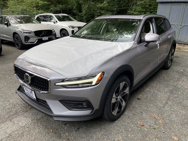 New 2026 Volvo V60 B5 Cross Country Plus w/ Protection Package Premier image 3