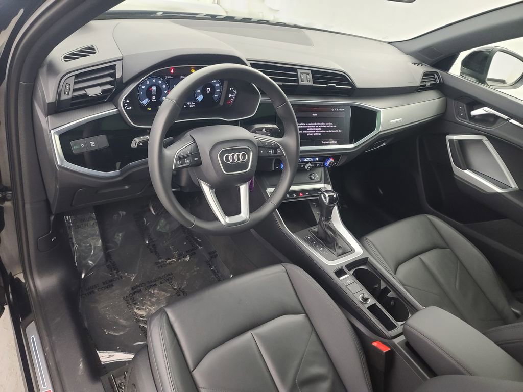 Used 2025 Audi Q3 2.0T Premium image 25