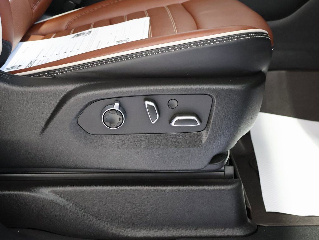 Certified 2023 GMC Yukon Denali Ultimate image 43