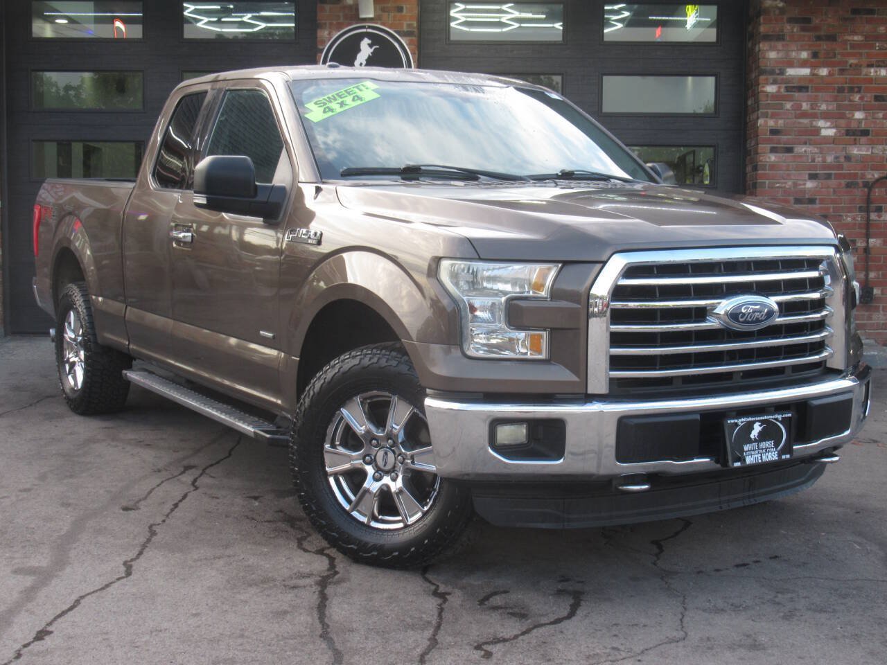 Used 2015 Ford F150 XLT w/ Equipment Group 302A Luxury AWD/4WD image 1