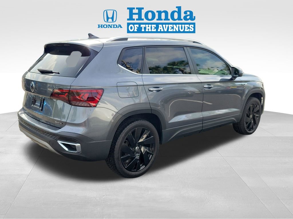 Used 2024 Volkswagen Taos SEL AWD/4WD image 4
