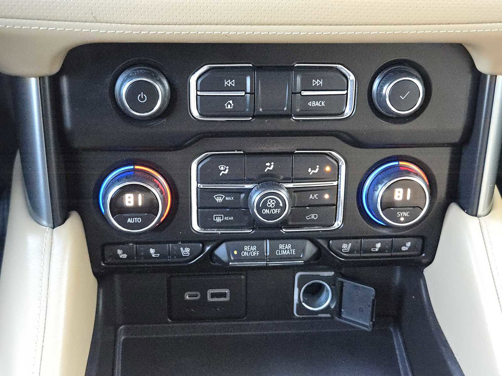 Used 2021 Chevrolet Suburban Premier image 20