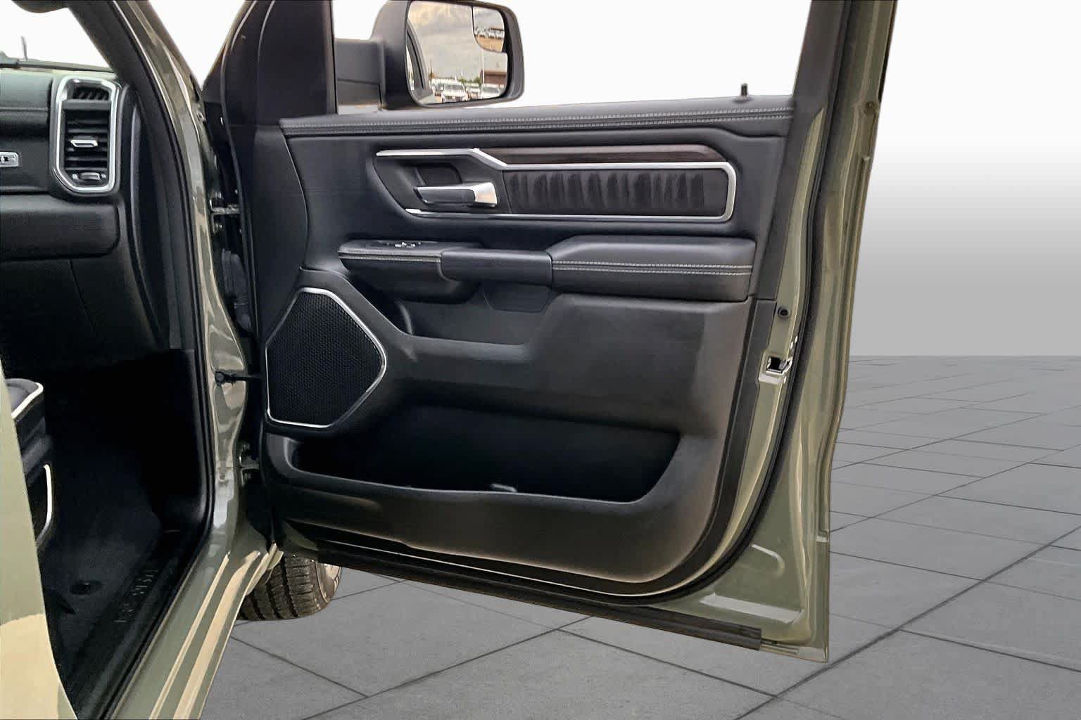 Used 2026 RAM 1500 Laramie AWD/4WD image 23