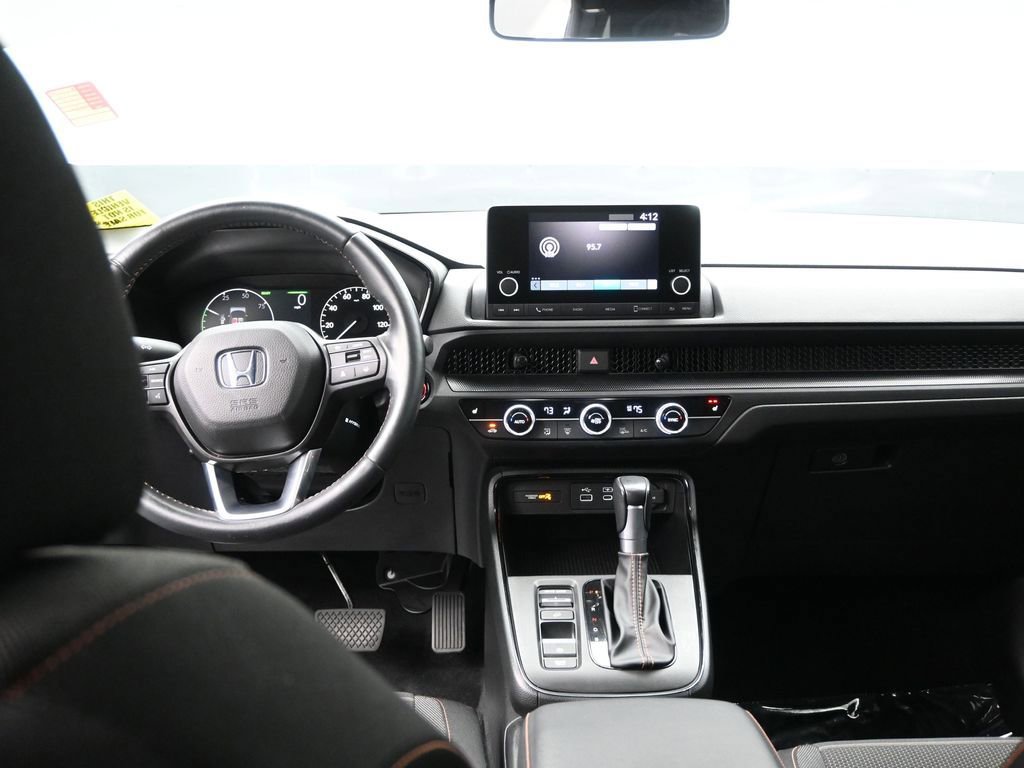 Used 2023 Chevrolet Traverse LS image 14