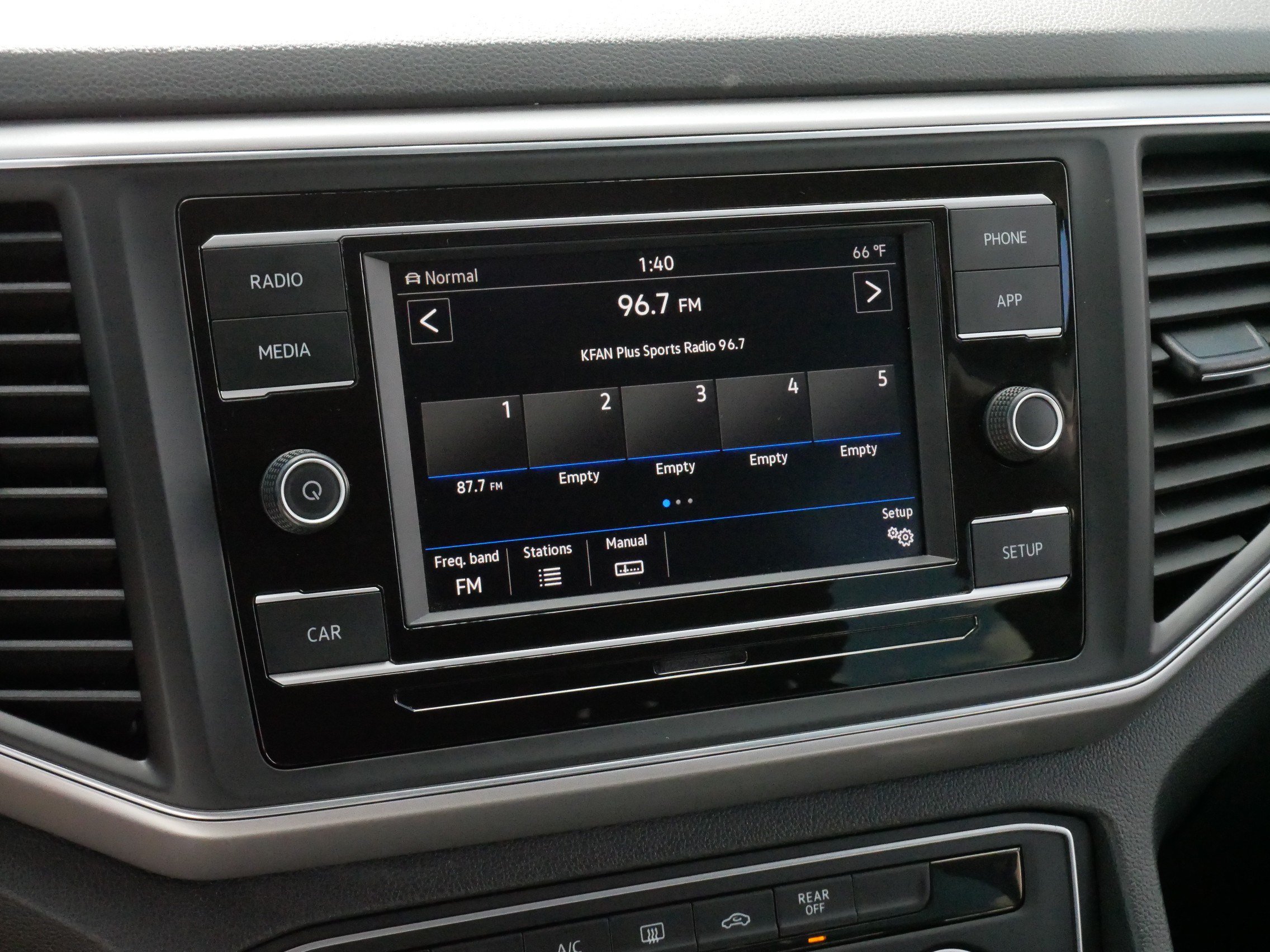 Used 2019 Volkswagen Atlas S w/ Towing Package AWD/4WD image 22