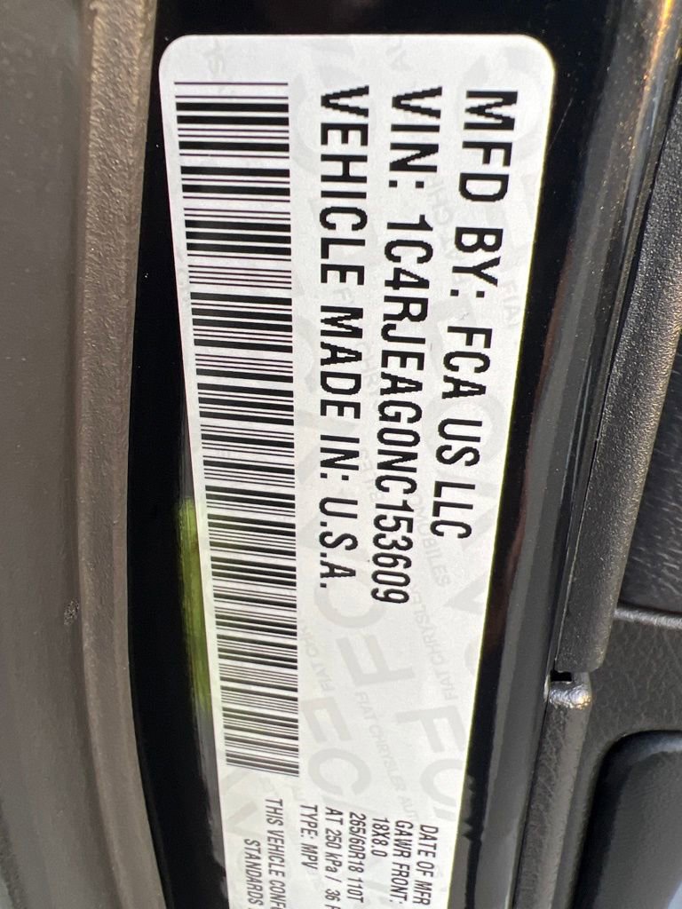 Used 2022 Jeep Grand Cherokee Laredo E image 26