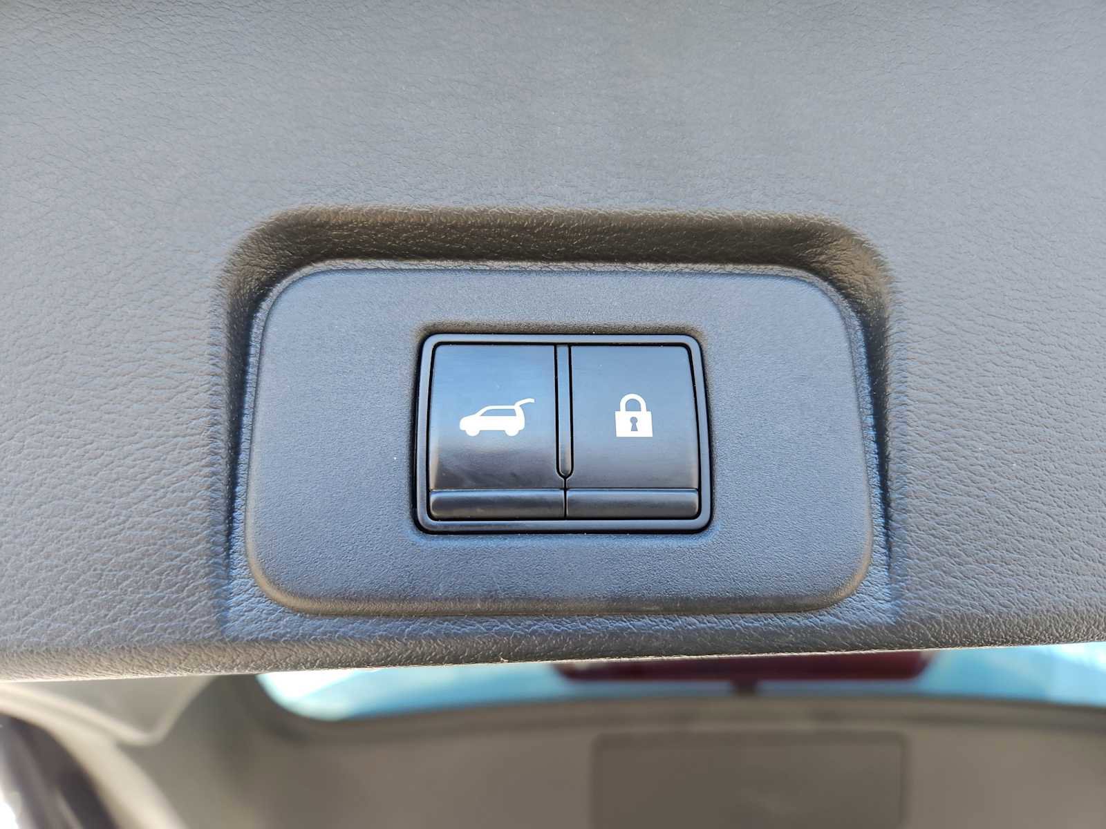 Used 2021 Nissan Rogue Platinum AWD/4WD image 25