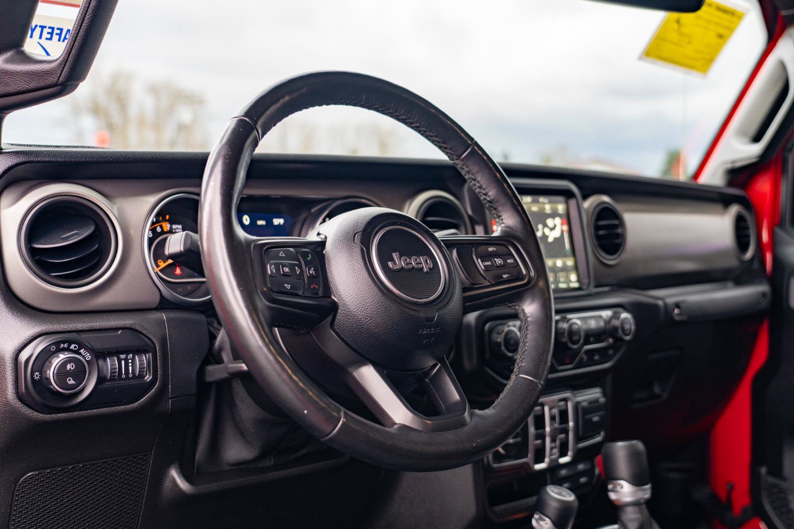 Used 2021 Jeep Gladiator Sport AWD/4WD image 15