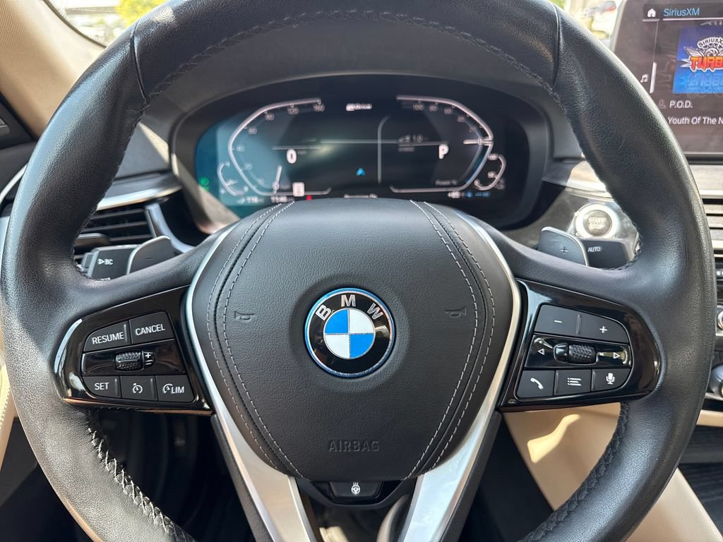 Used 2022 BMW 530e xDrive w/ Premium Package AWD/4WD image 14