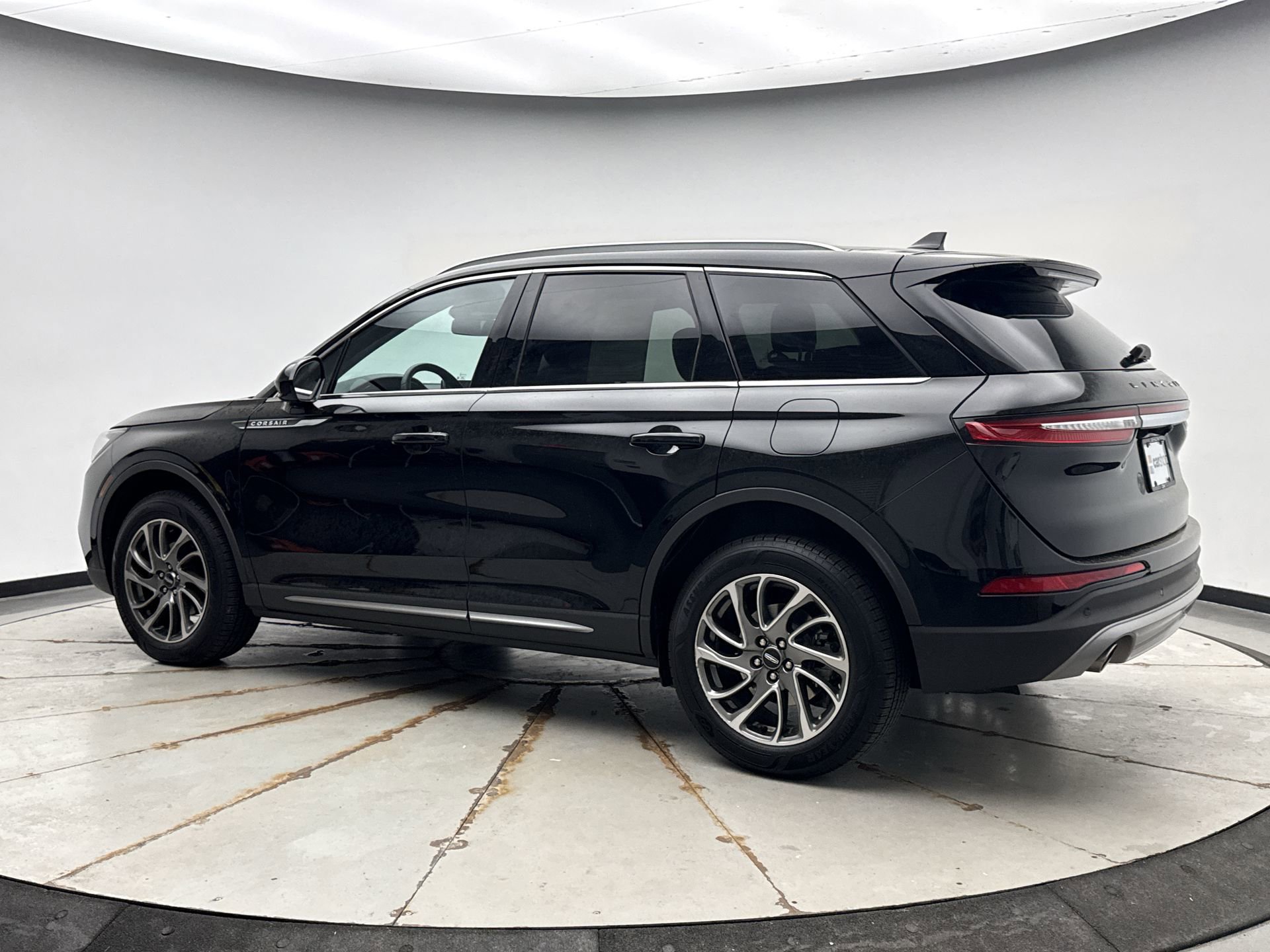 Used 2022 Lincoln Corsair AWD w/ Equipment Group 101A image 3
