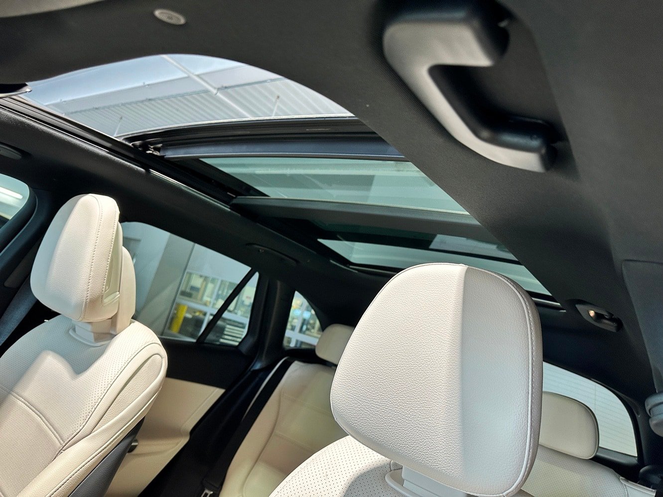 Certified 2025 Mercedes-Benz GLC 300 4MATIC image 11