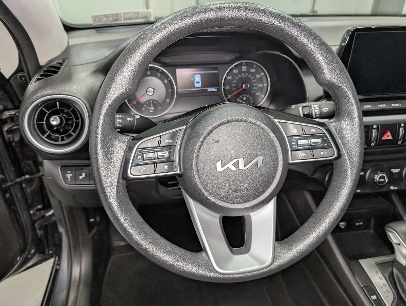 Certified 2023 Kia Forte LXS w/ LXS Technology Package FWD image 34