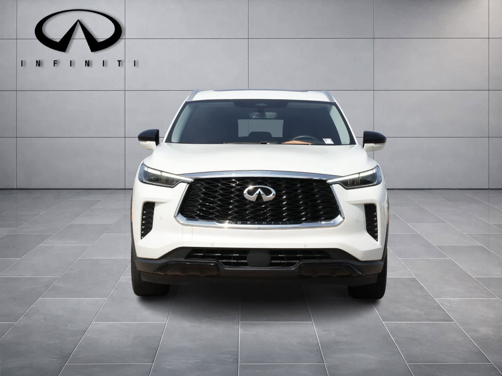 Certified 2023 INFINITI QX60 Luxe w/ Cargo Package FWD image 2