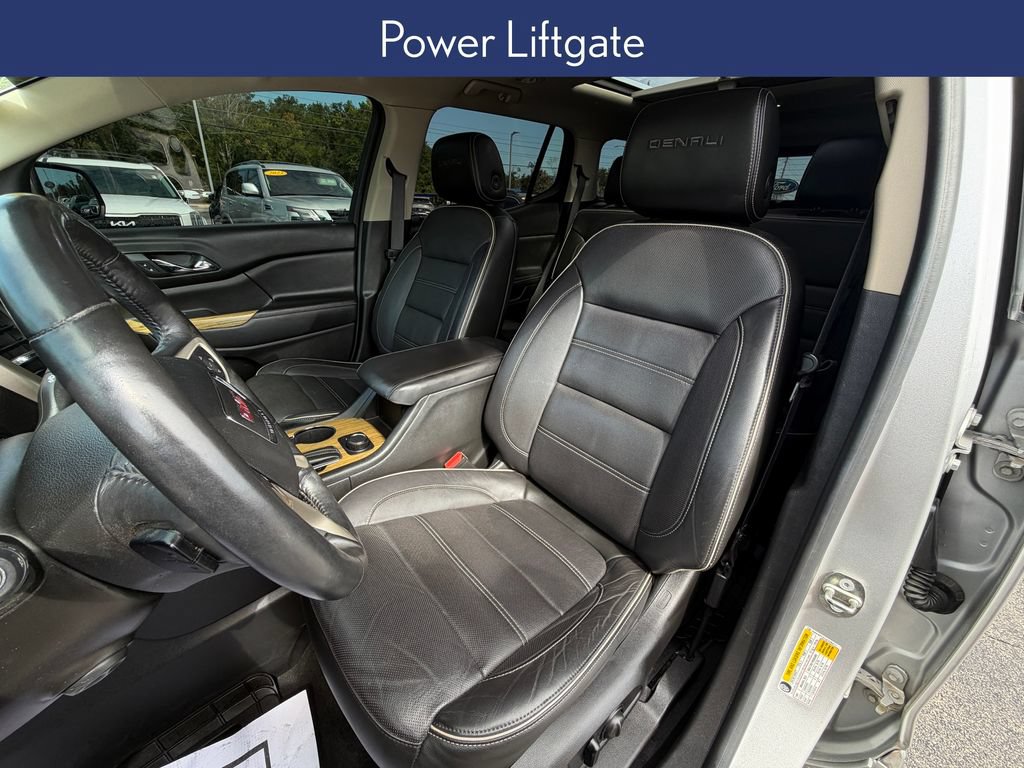 Used 2018 GMC Acadia Denali w/ Technology Package FWD image 10