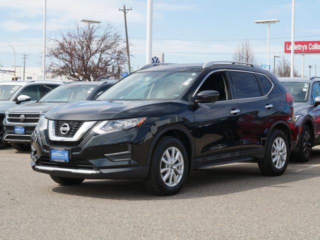 Used 2017 Nissan Rogue SV image 3