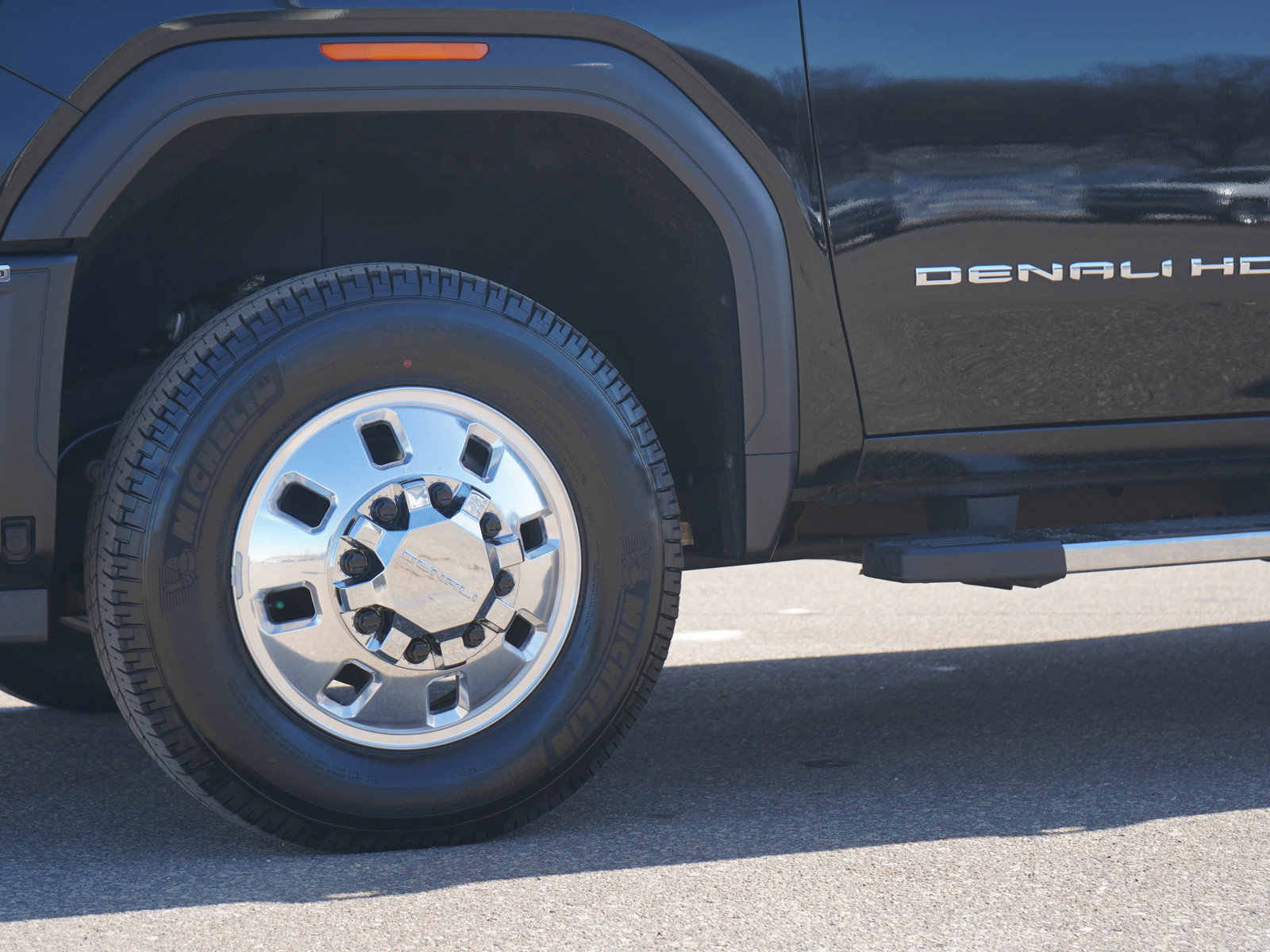Used 2025 GMC Sierra 3500 Denali w/ Denali Reserve Package image 30